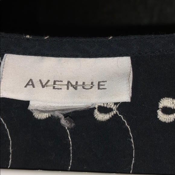 Short sleeve Embroidered Jacket - Picture 2 of 6